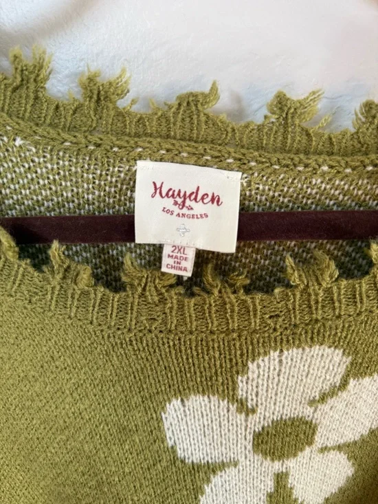 Hayden Green Floral Distressed Sweater - Picture 4 of 4
